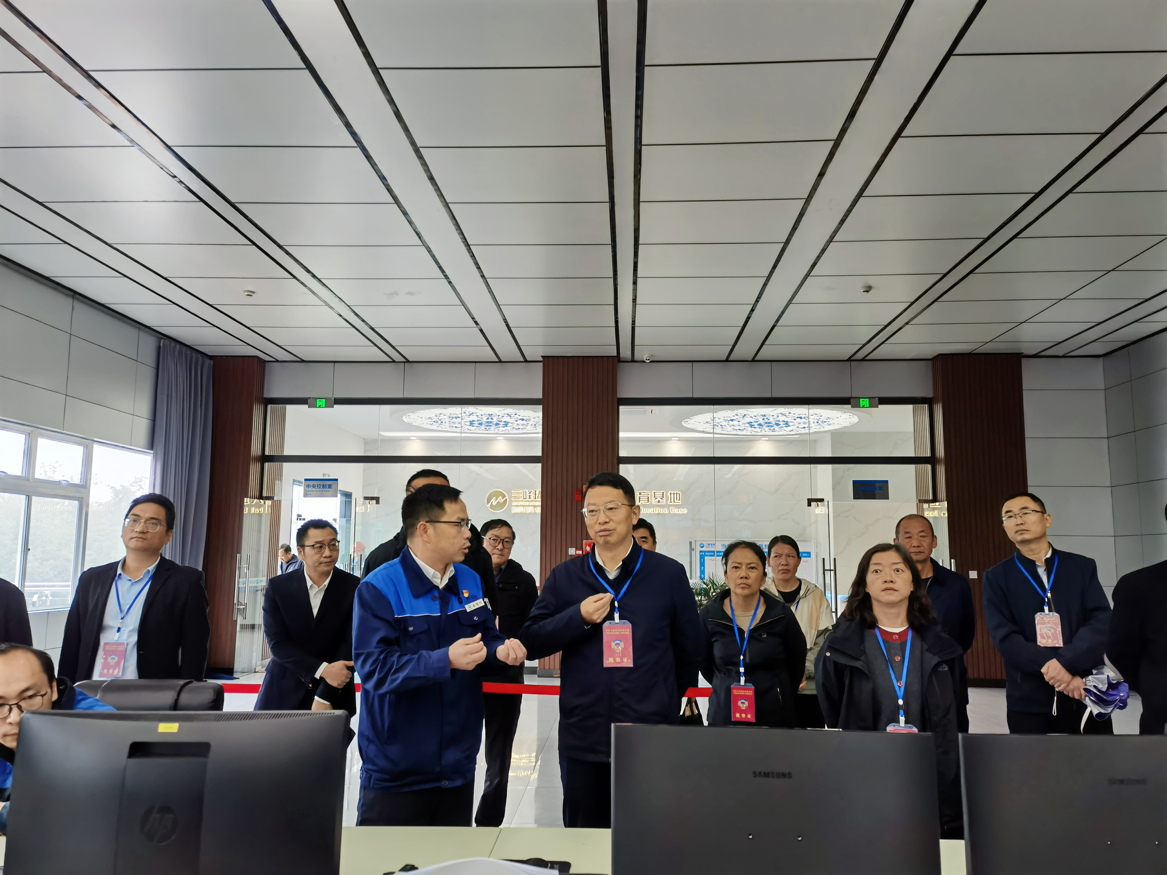 20250527大理州政协党组书记、主席程鹏率队到大理LD乐动公司视察1.jpg